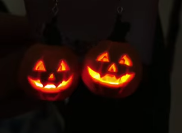 Boucles d'oreilles citrouilles lumineuses dans le noir tutos Halloween pâte polymère